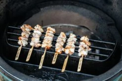 Big Green Egg Satay Grill -Weben Geschaft Webversion Prawns BigGreenEgg 2019M04 8