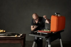Everdure FURNACE Gasgrill Orange Mit Drei Brennern - Auslaufartikel -Weben Geschaft everdure Furnace Heston Aktion3 3