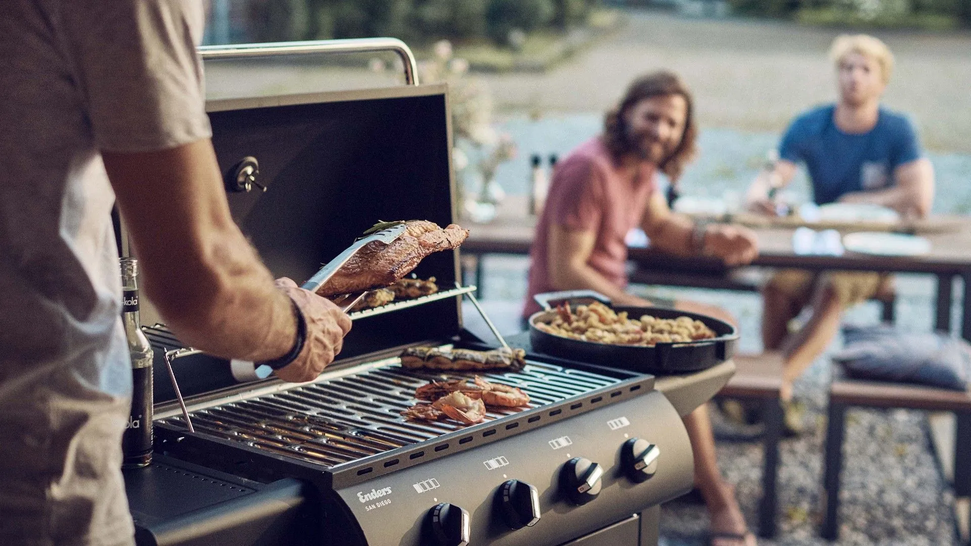 Weben Geschaft -Weben Geschaft der gasgrill von enders ist fuer 199 euro im aldi angebot